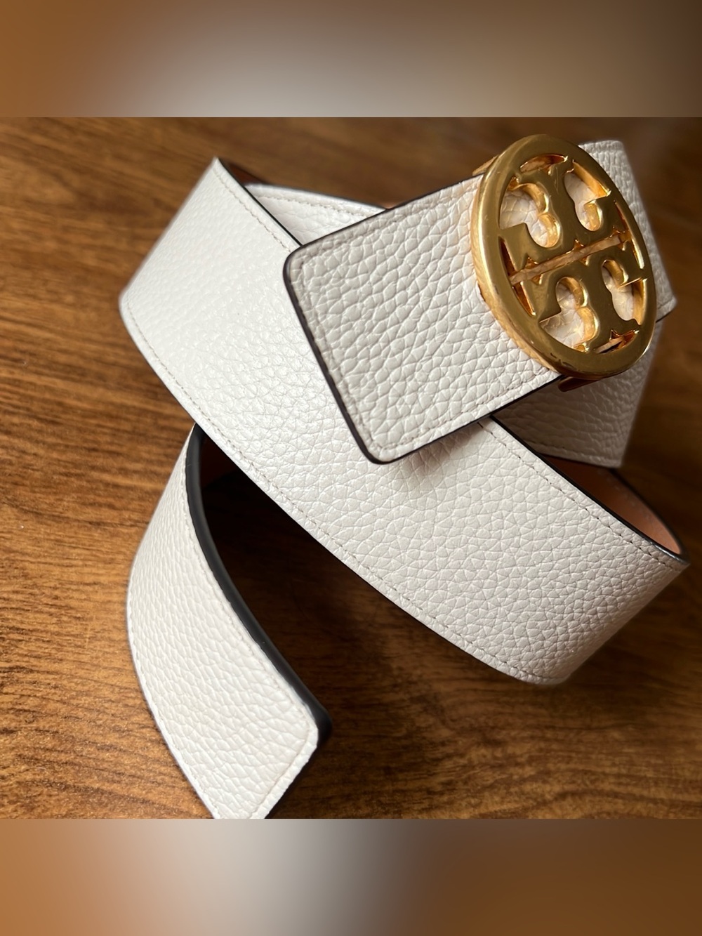 Tory Burch Women’s Cream Leather Reversible Vachetta GoldTone Logo Belt Size M - Picture 3 of 12